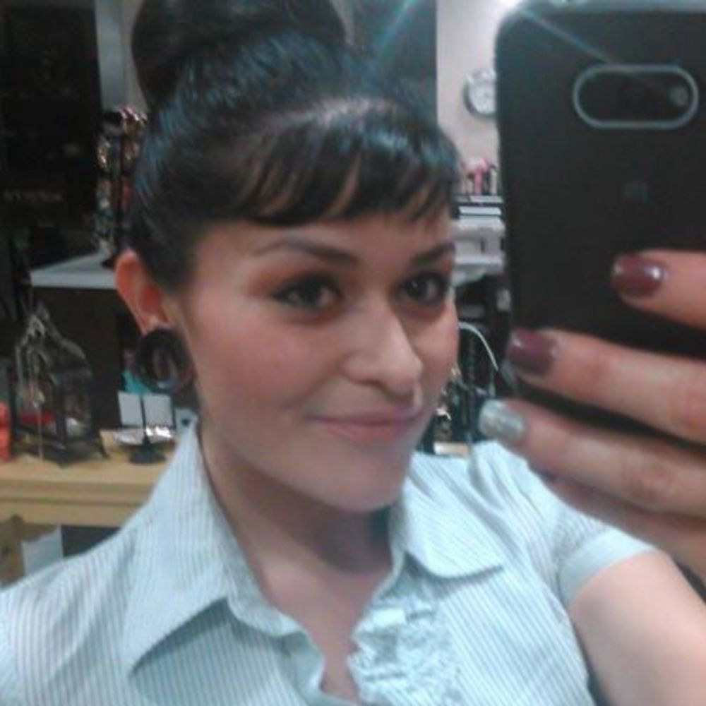 Meet your Posher, Yazmin